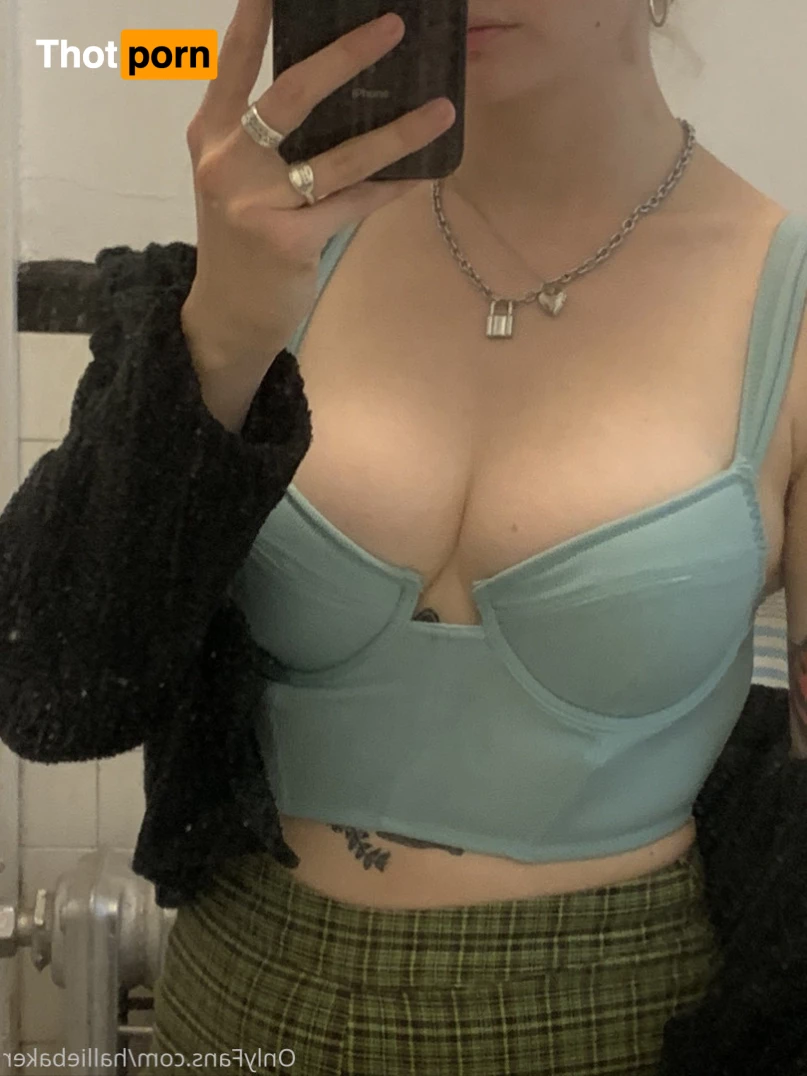 Hallie Baker 5762274