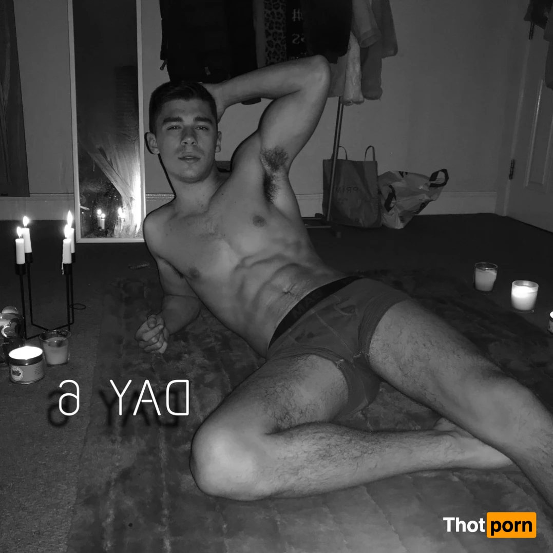 HANDSOME BUCK 15637747