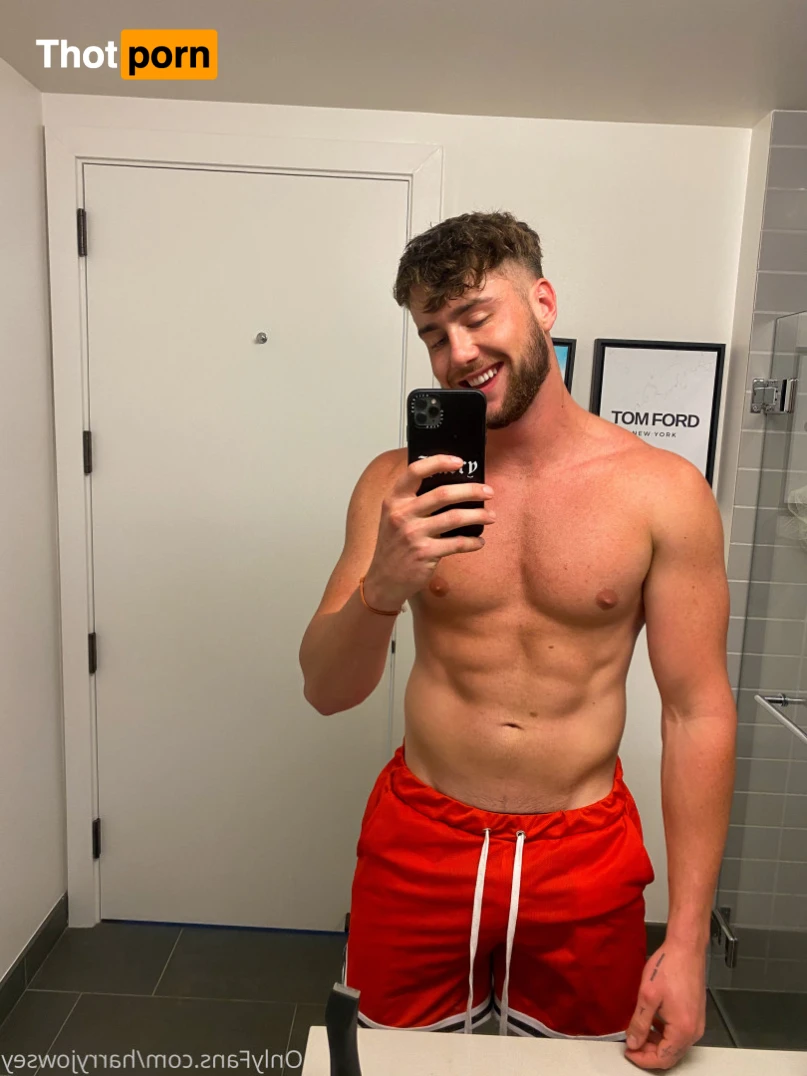 Harry Jowsey 11983719