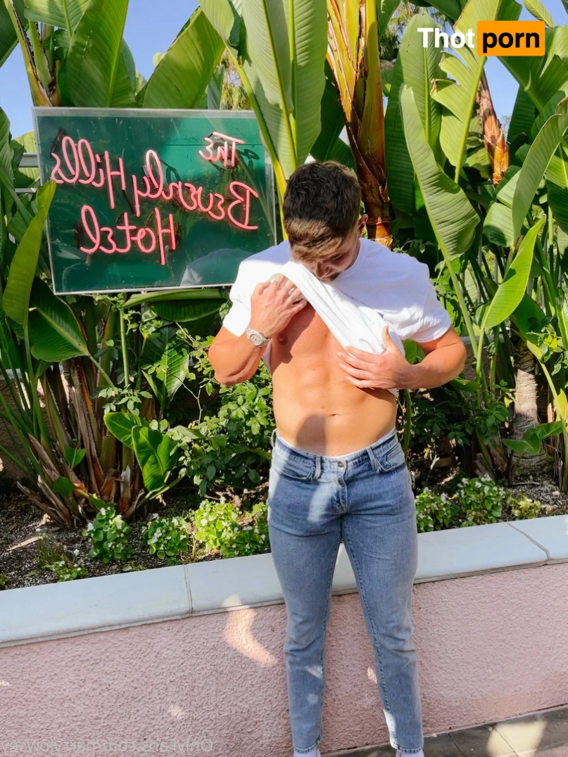 Harry Jowsey 12000918