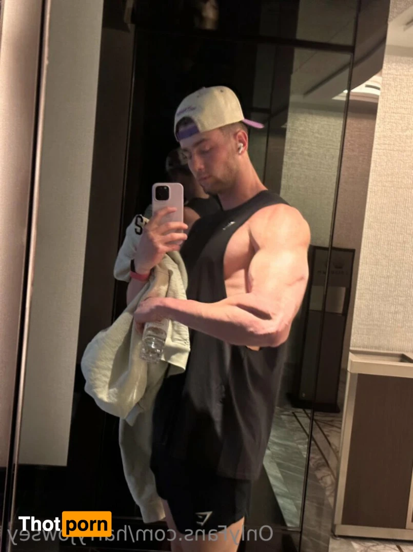 Harry Jowsey 12677473