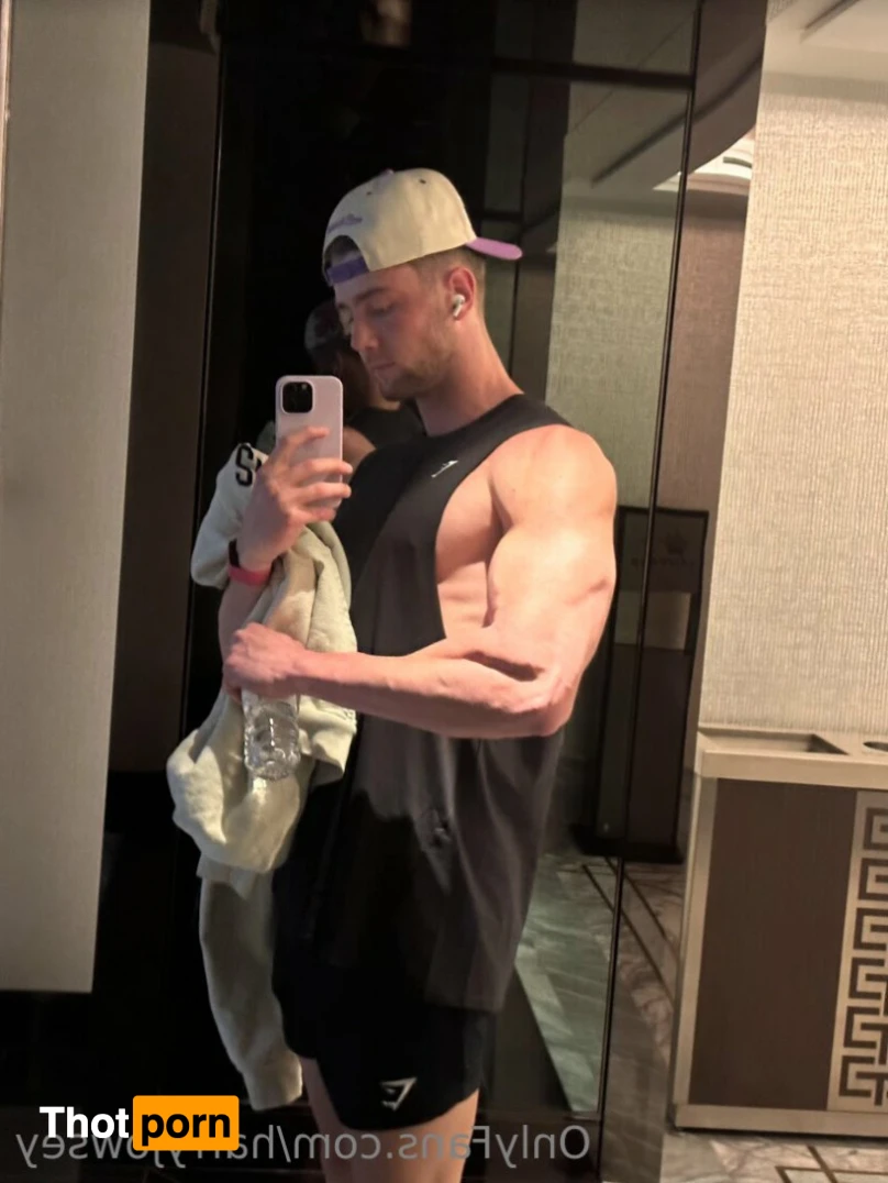 Harry Jowsey 12677610