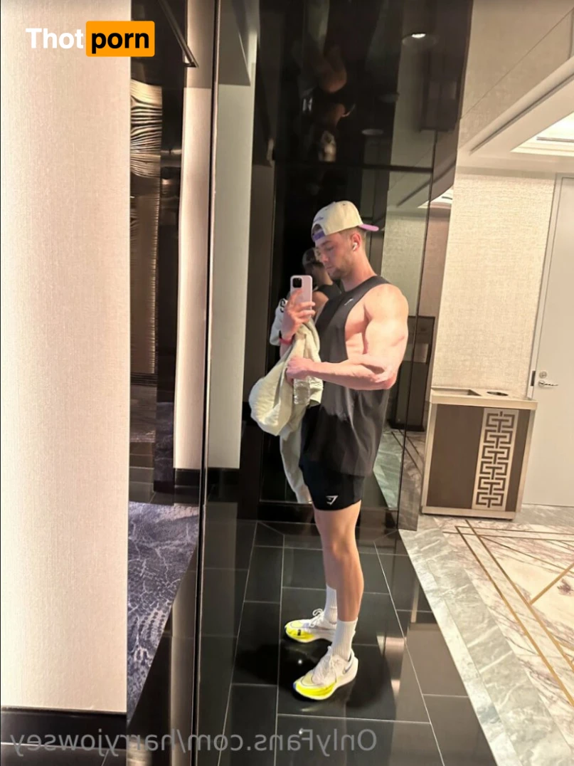 Harry Jowsey 12677672