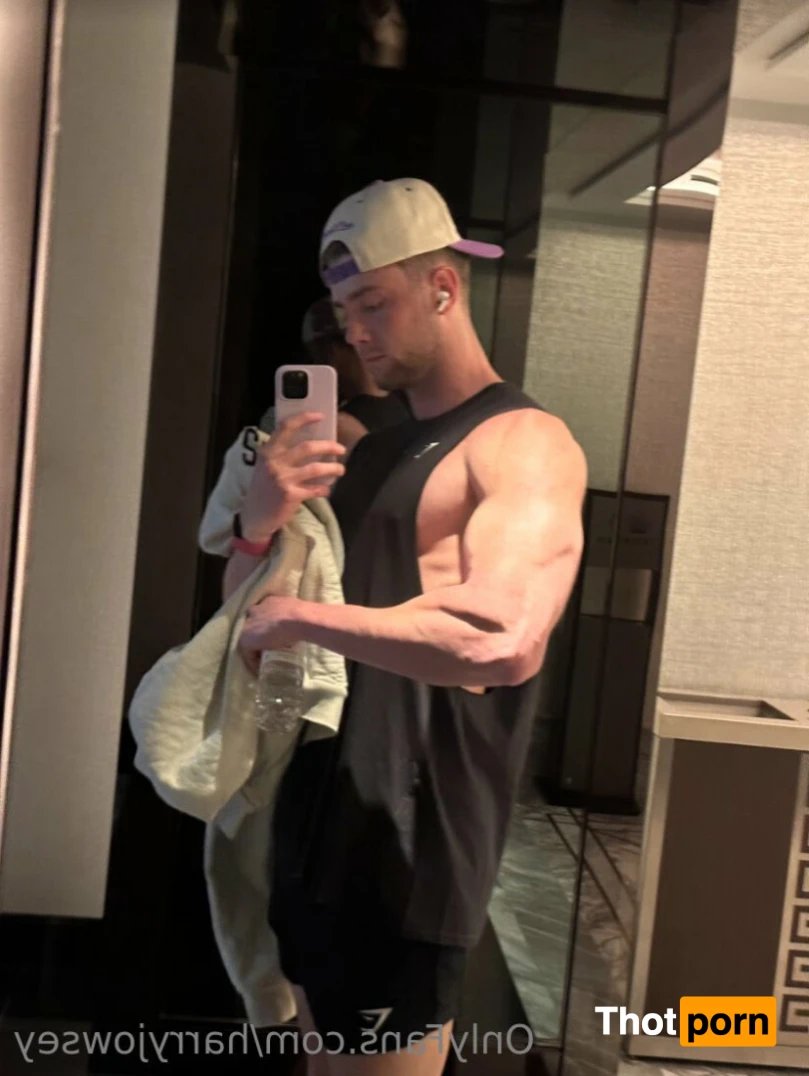 Harry Jowsey 12677756