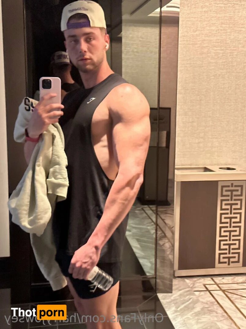 Harry Jowsey 12677827