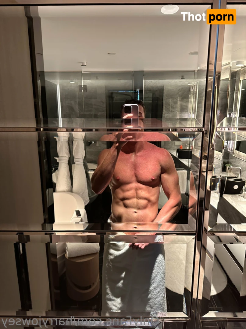 Harry Jowsey 12677902