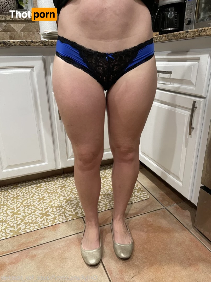 Mrs Robinson 🍎 5493805