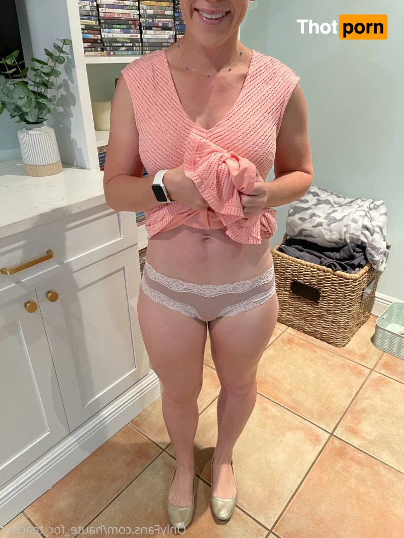 Mrs Robinson 🍎 5493989