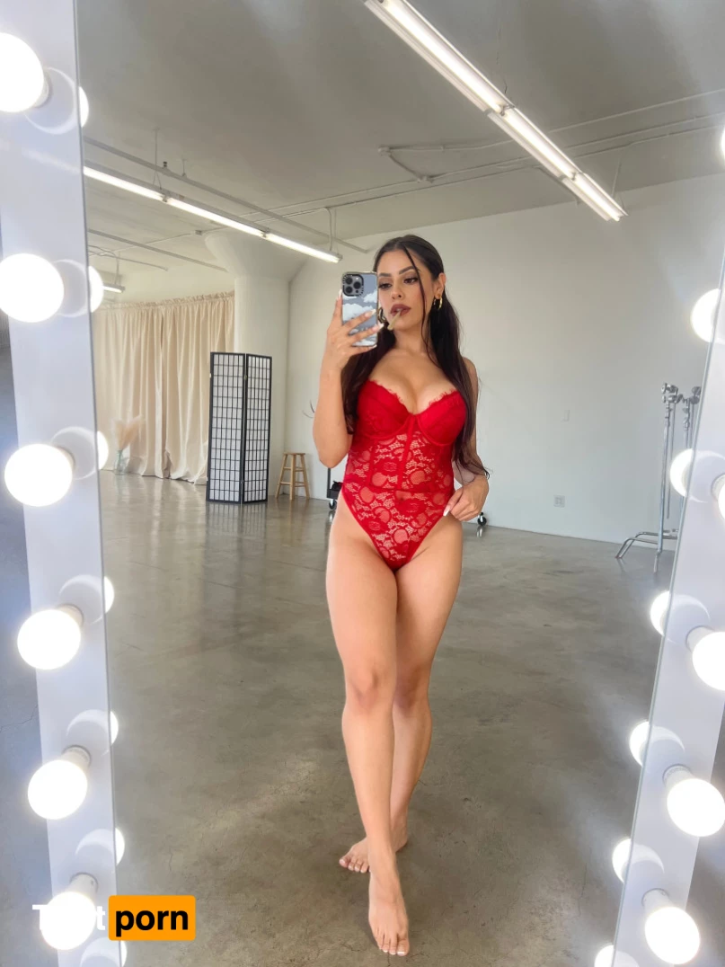 👑 Queen Cyn 5591173