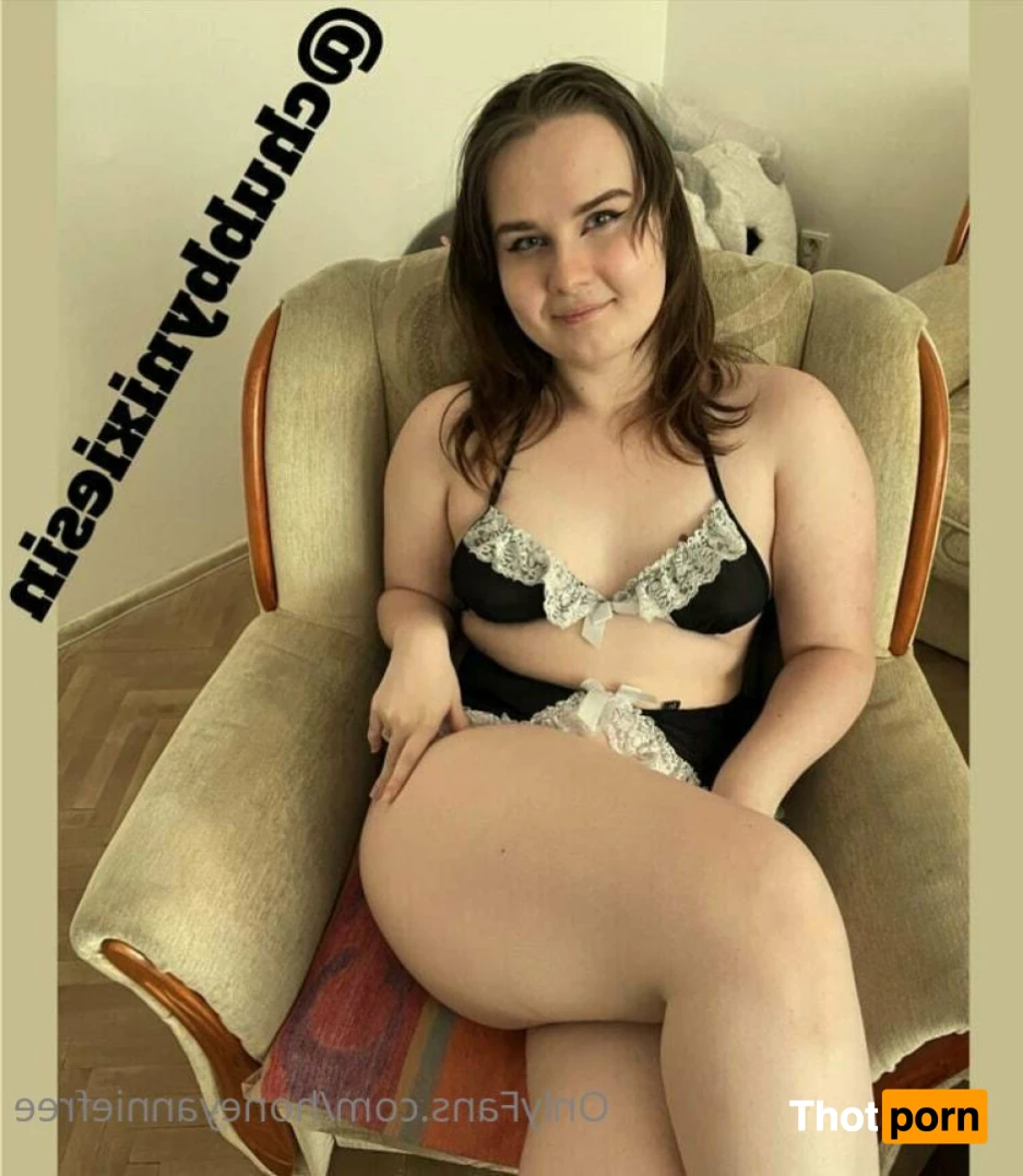 Annie Honey💕 12669180