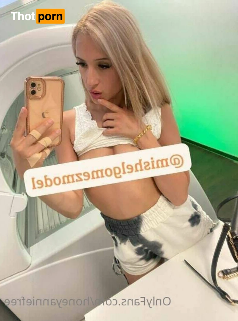 Annie Honey💕 12669615