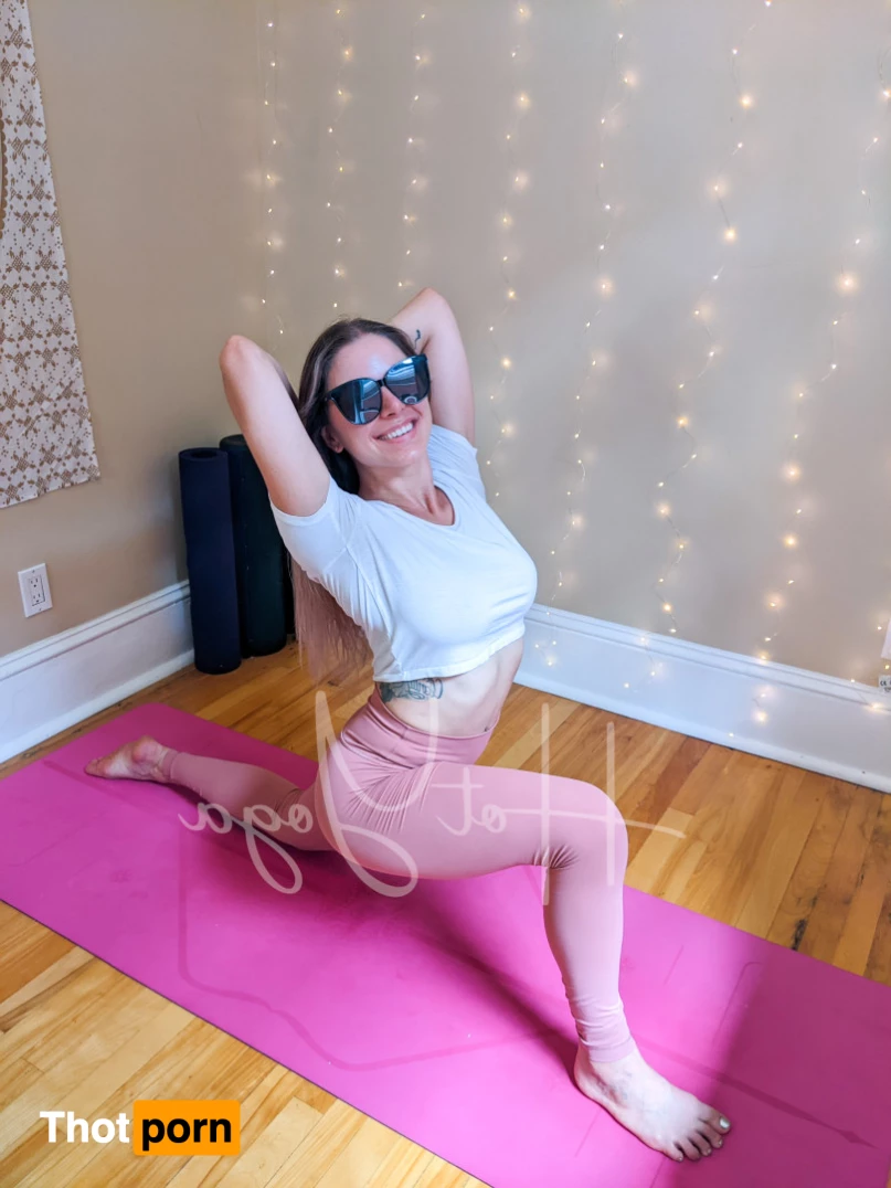 Hot Yoga Free 🕉️💕 5756661