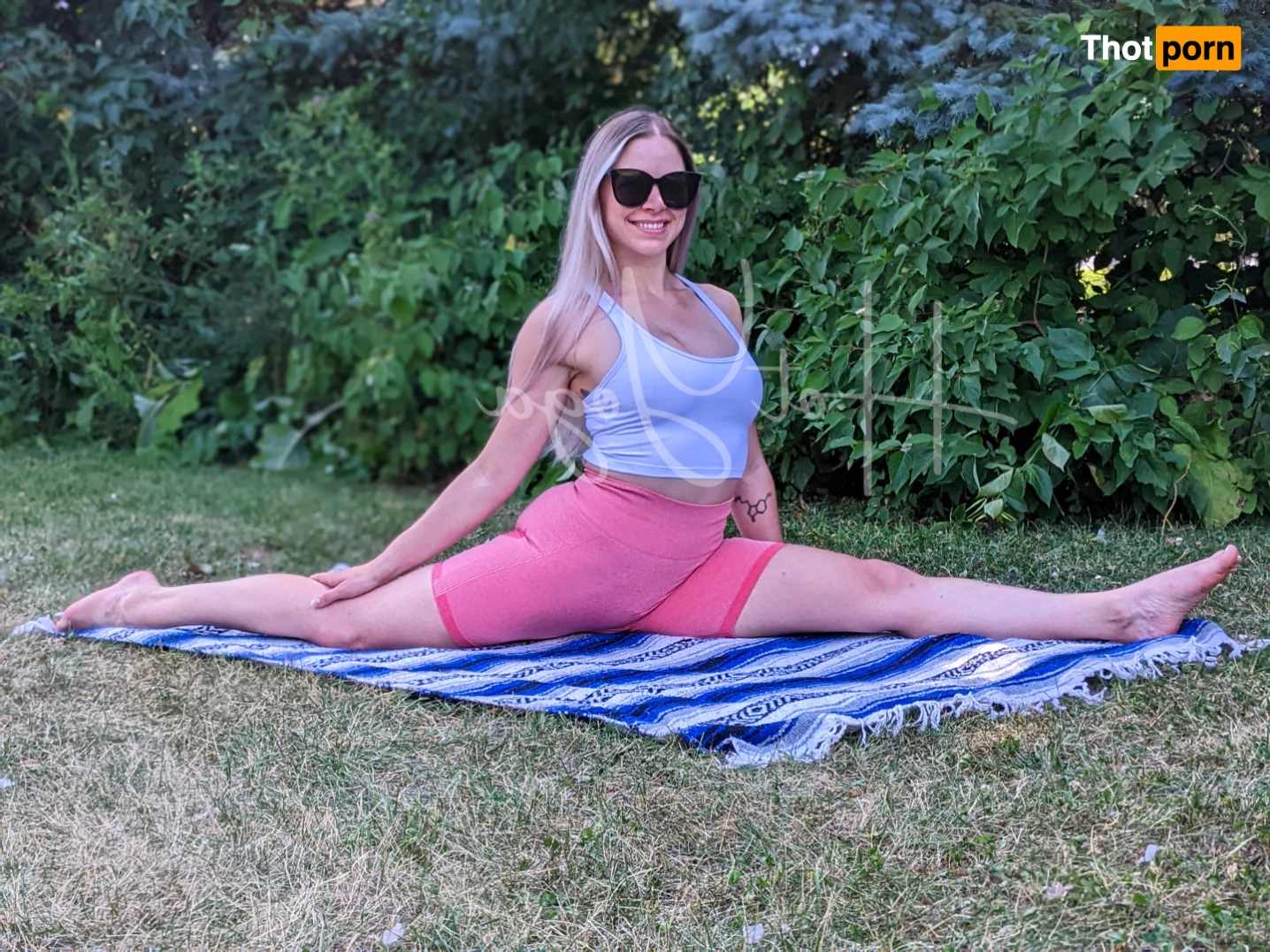 Hot Yoga Free 🕉️💕 5756687