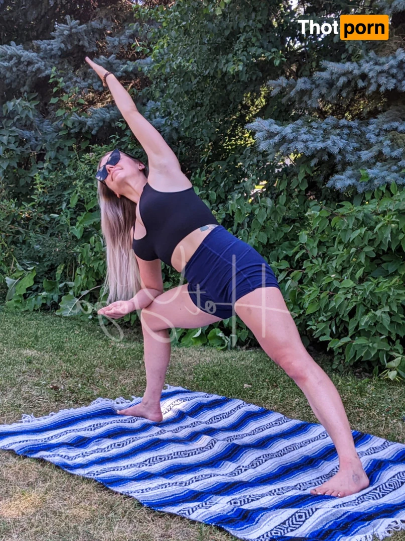 Hot Yoga Free 🕉️💕 5756799