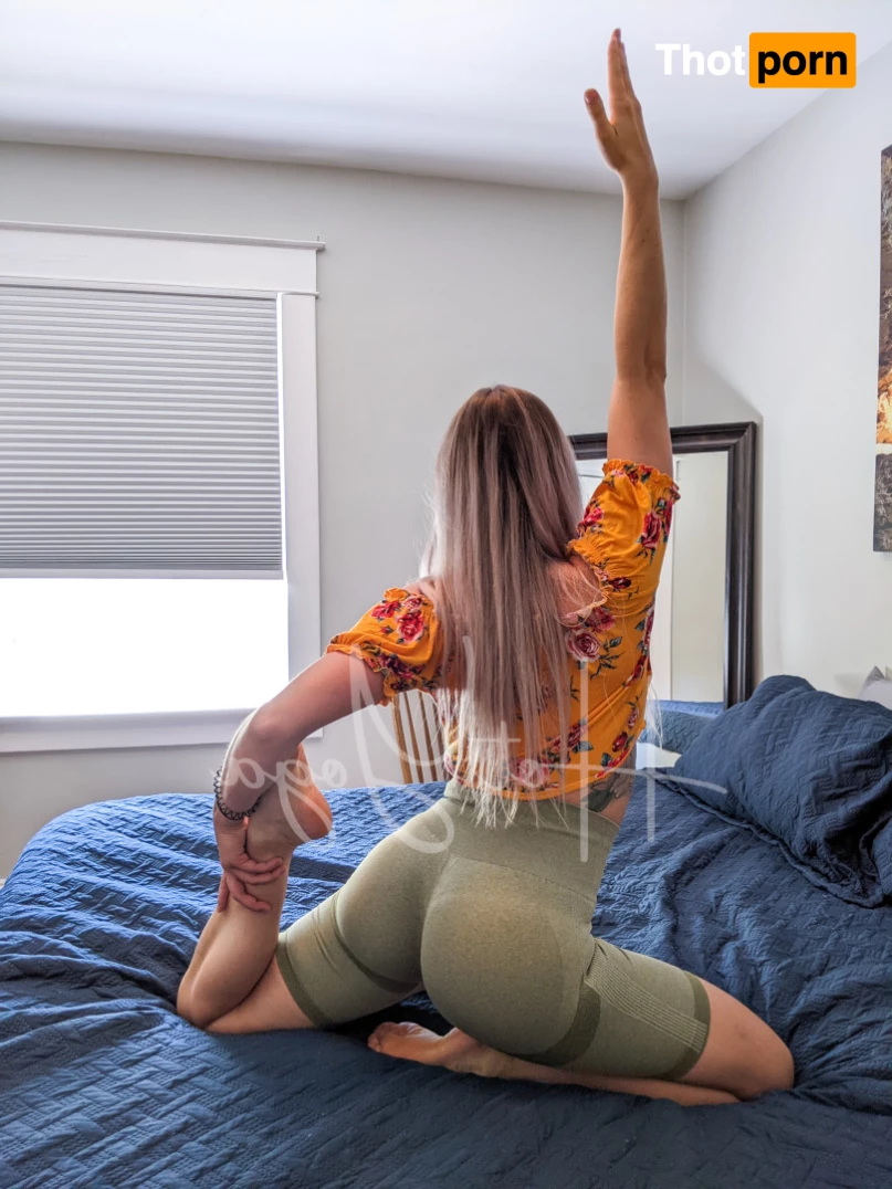 Hot Yoga Free 🕉️💕 5756881