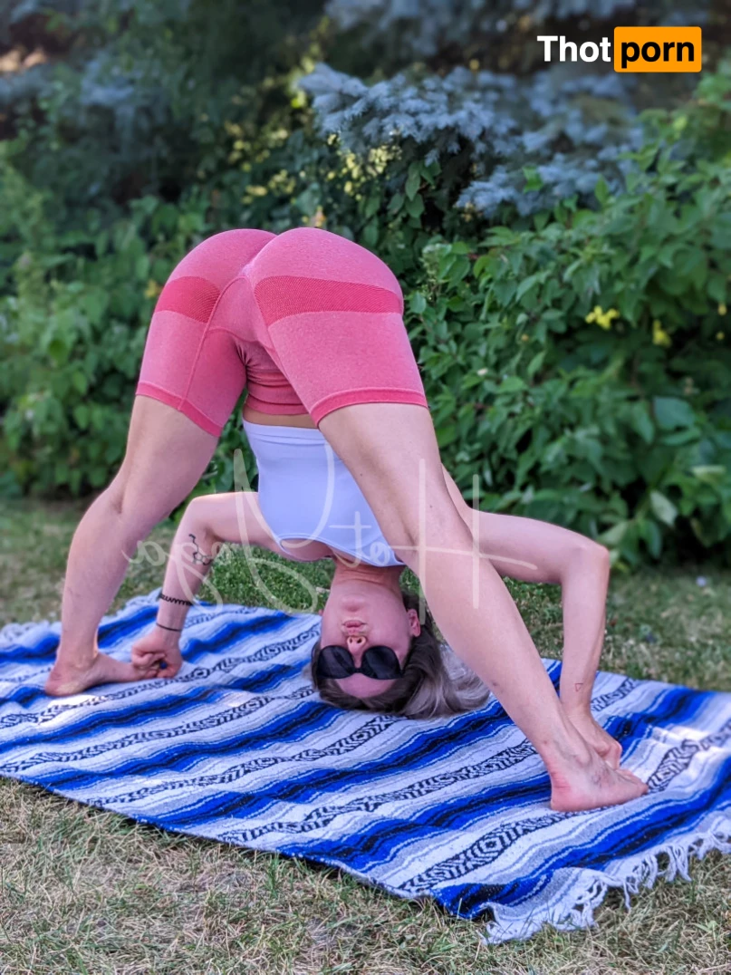 Hot Yoga Free 🕉️💕 5756940