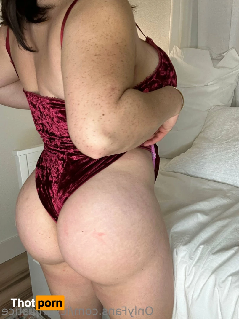 THICK FRECKLED MIXED ASIAN 😚🍑 12628101