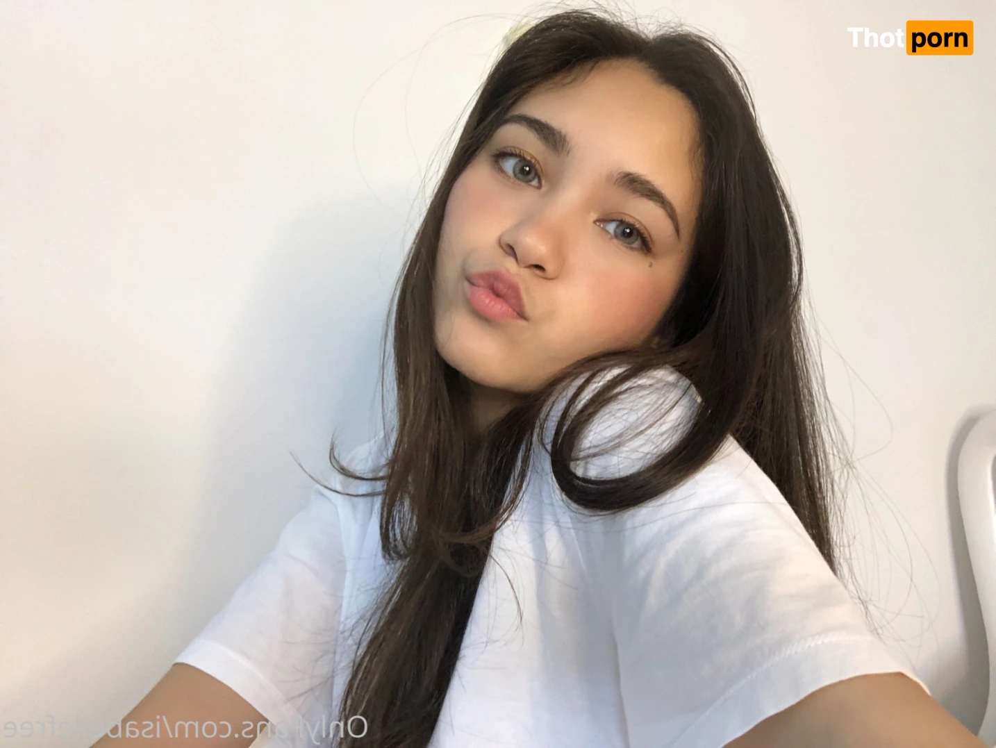 Bella 🔮 (Free) 5654749