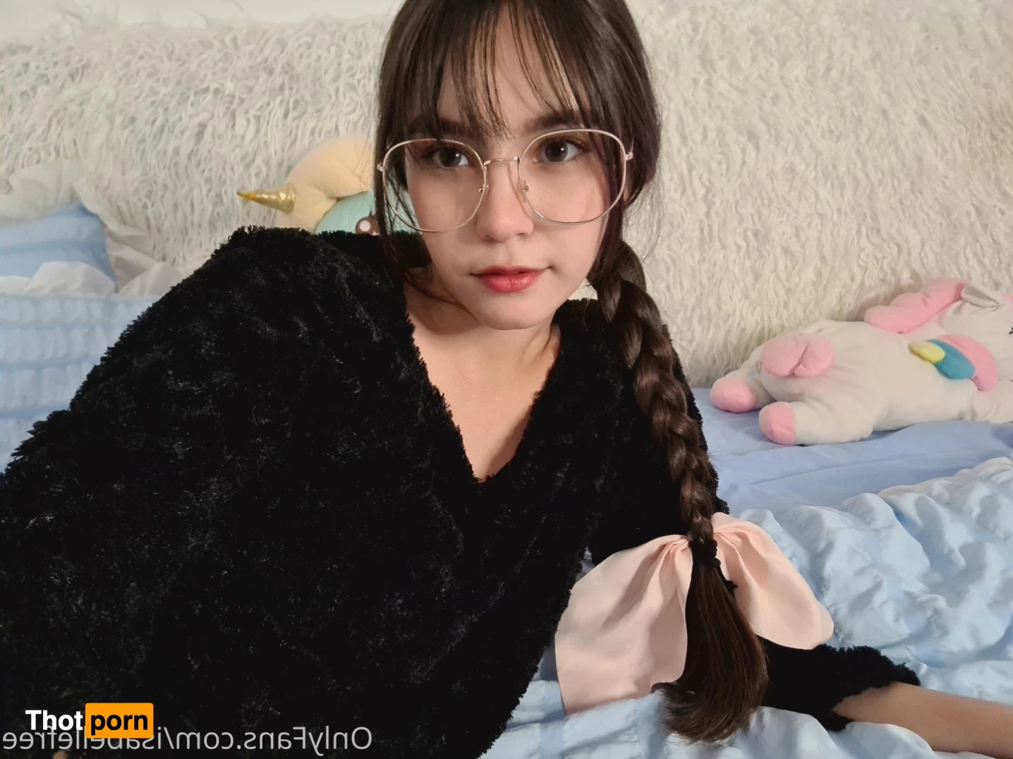 Bella 🔮 (Free) 15574618