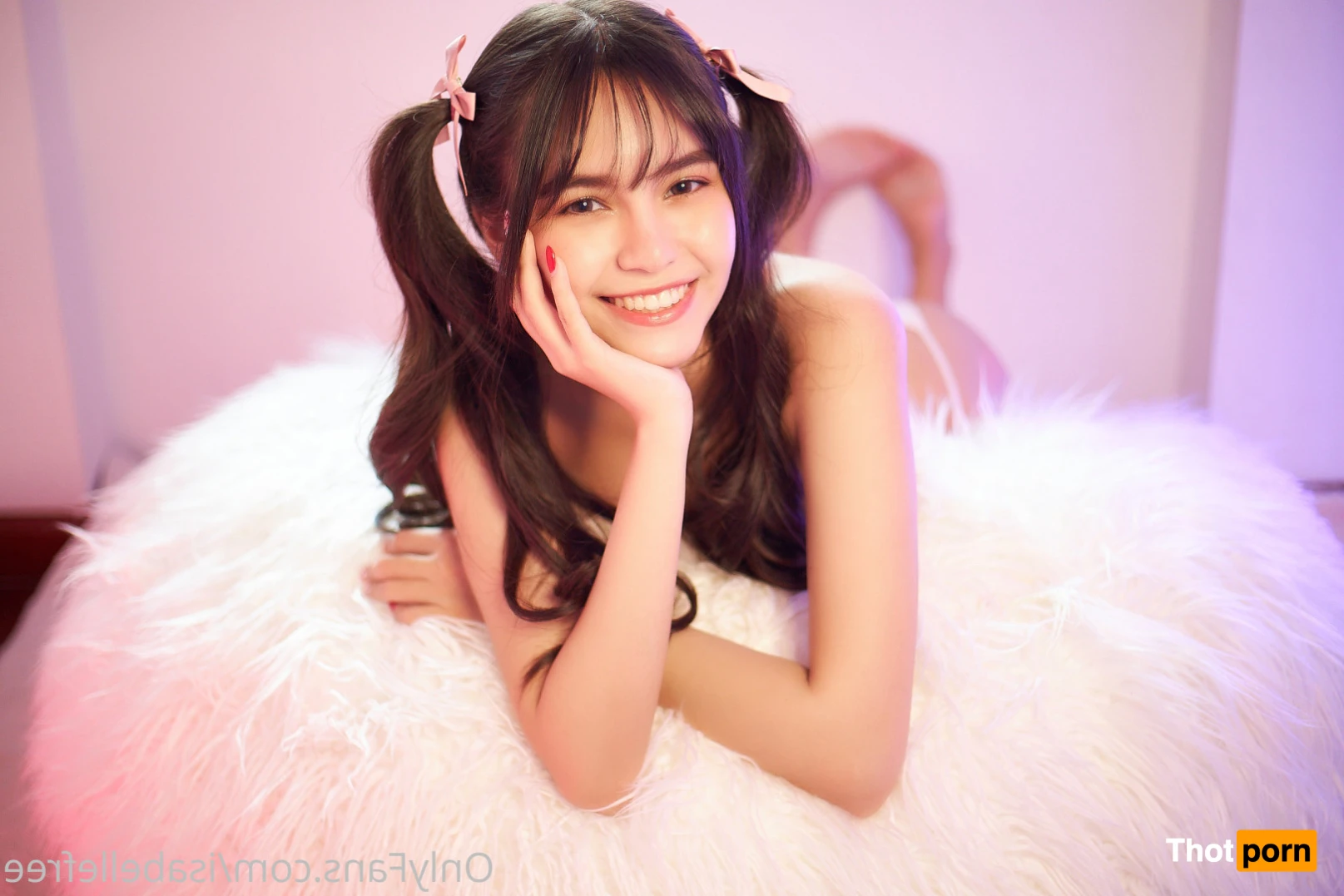 Bella 🔮 (Free) 15583004