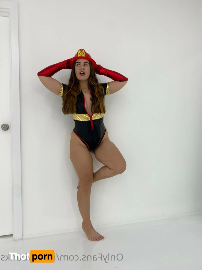 Lucy Banks // mischief maker 12516645