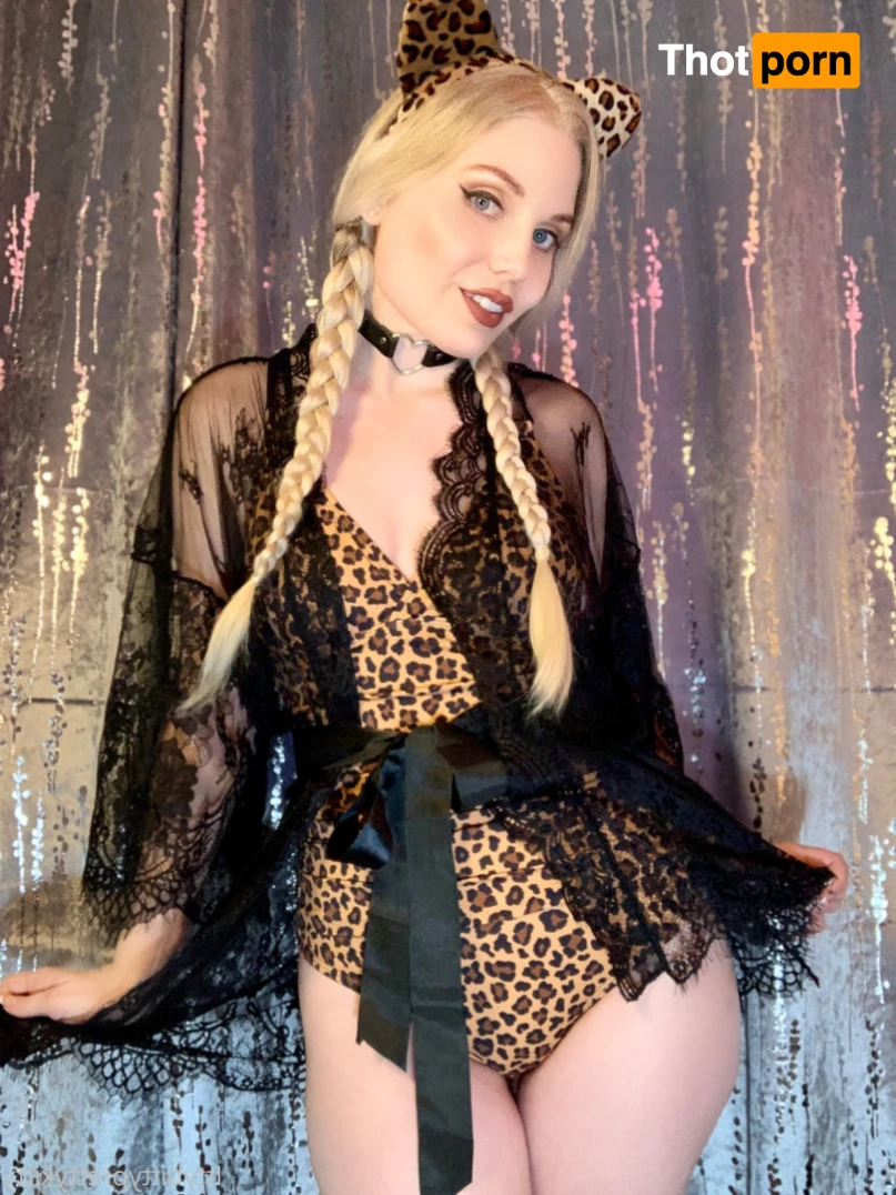 Kitty  ( Free page ) 5576150