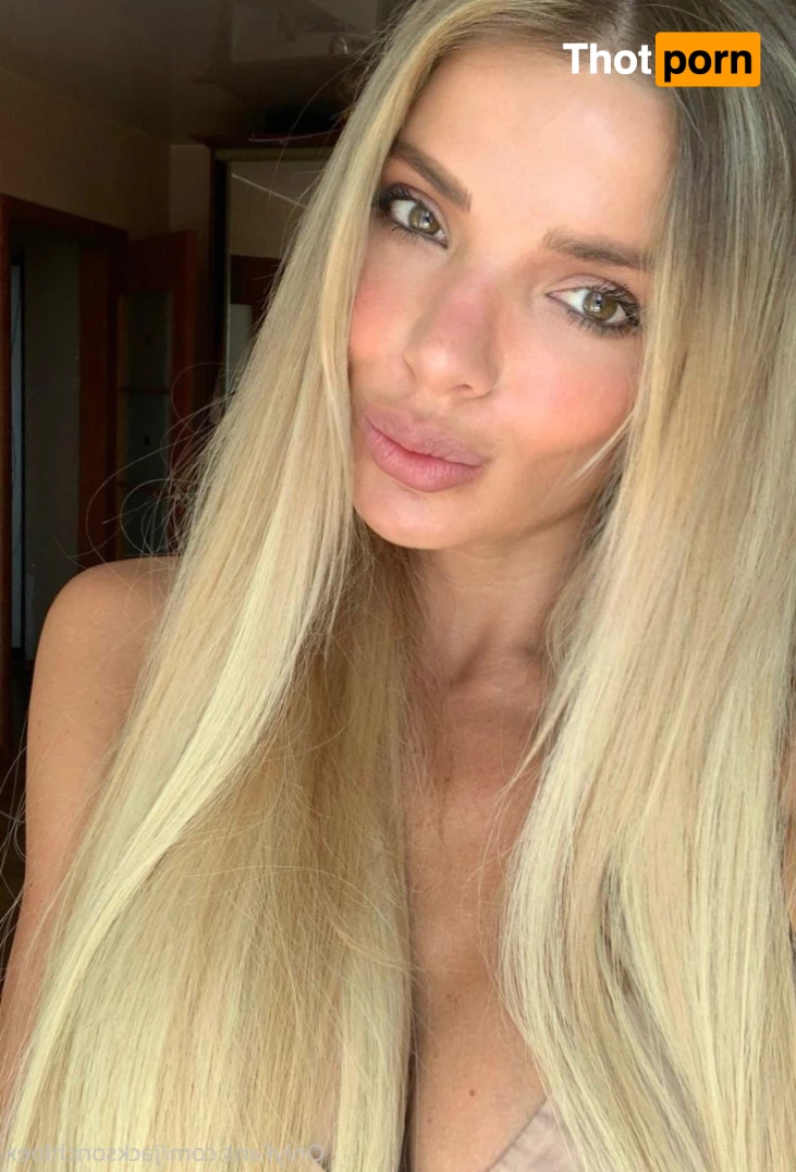 Chloe Jackson 5700707