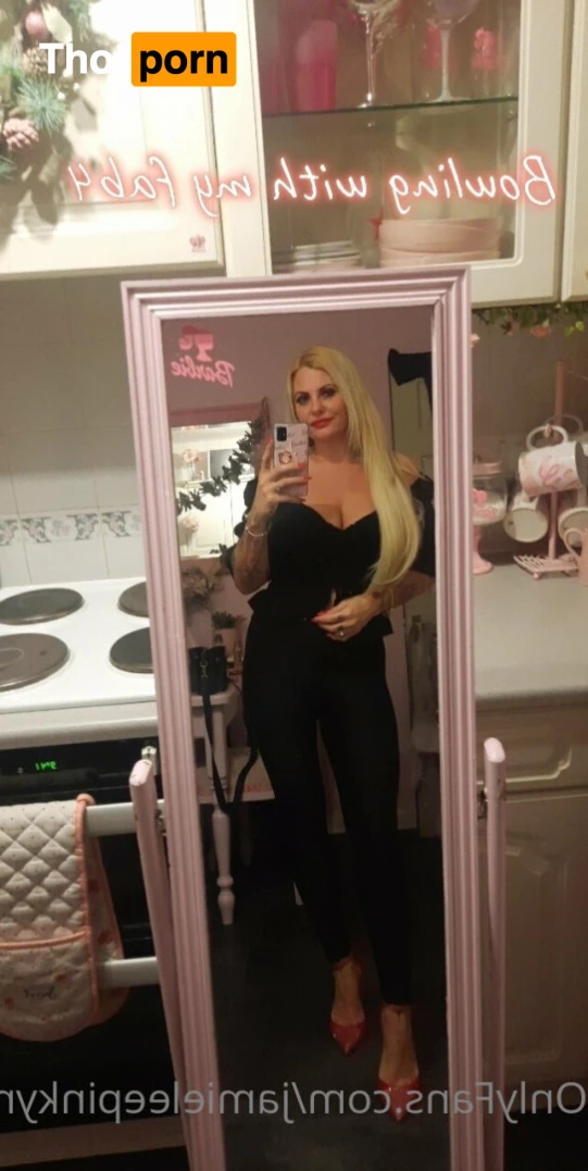 Jamieleepinkymummy 5699977