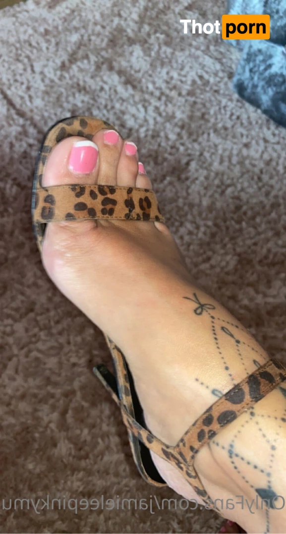 Jamieleepinkymummy 5700034