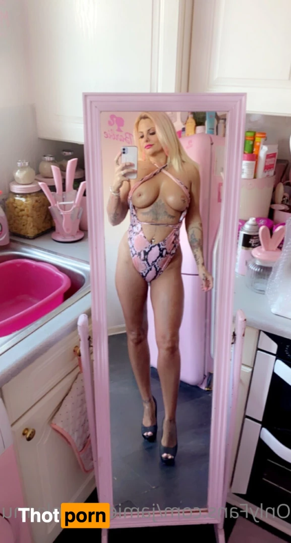 Jamieleepinkymummy 5700283