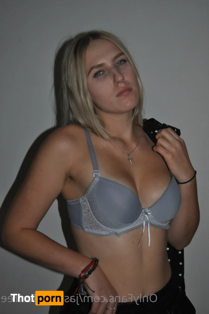 Blonde Pussy Jassie 😈 5525043