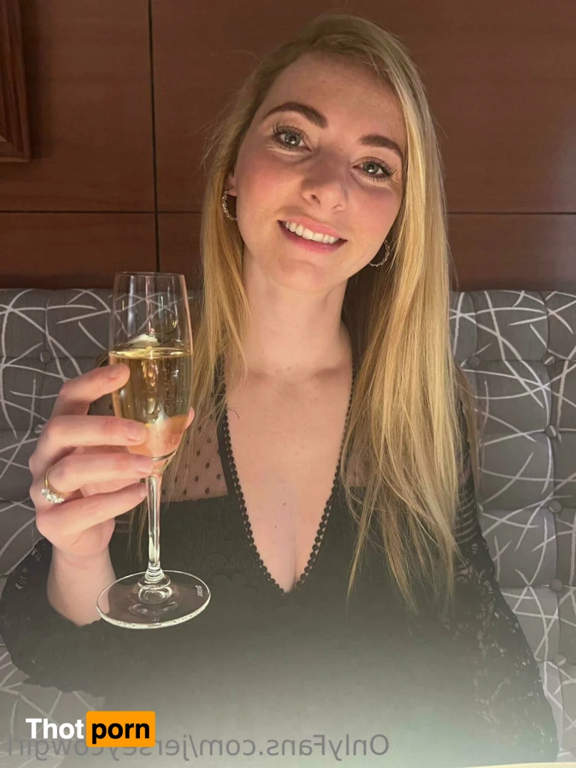 Becky Houzé 🐮 12211251