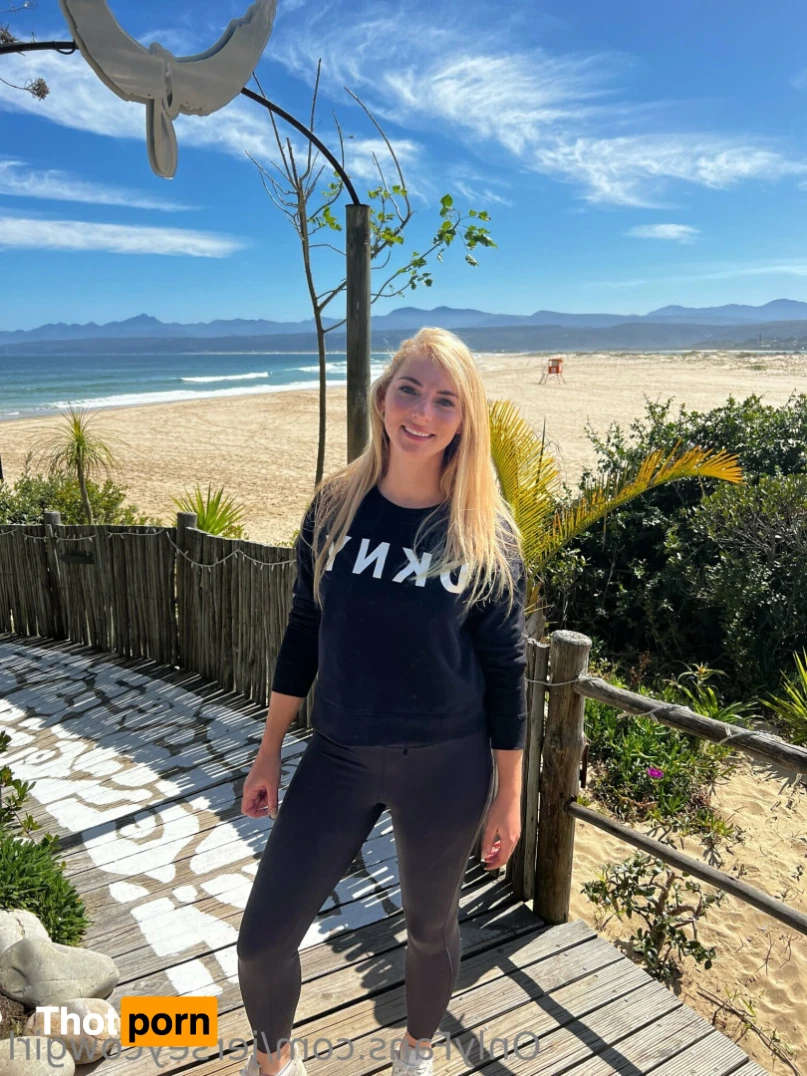 Becky Houzé 🐮 12211467