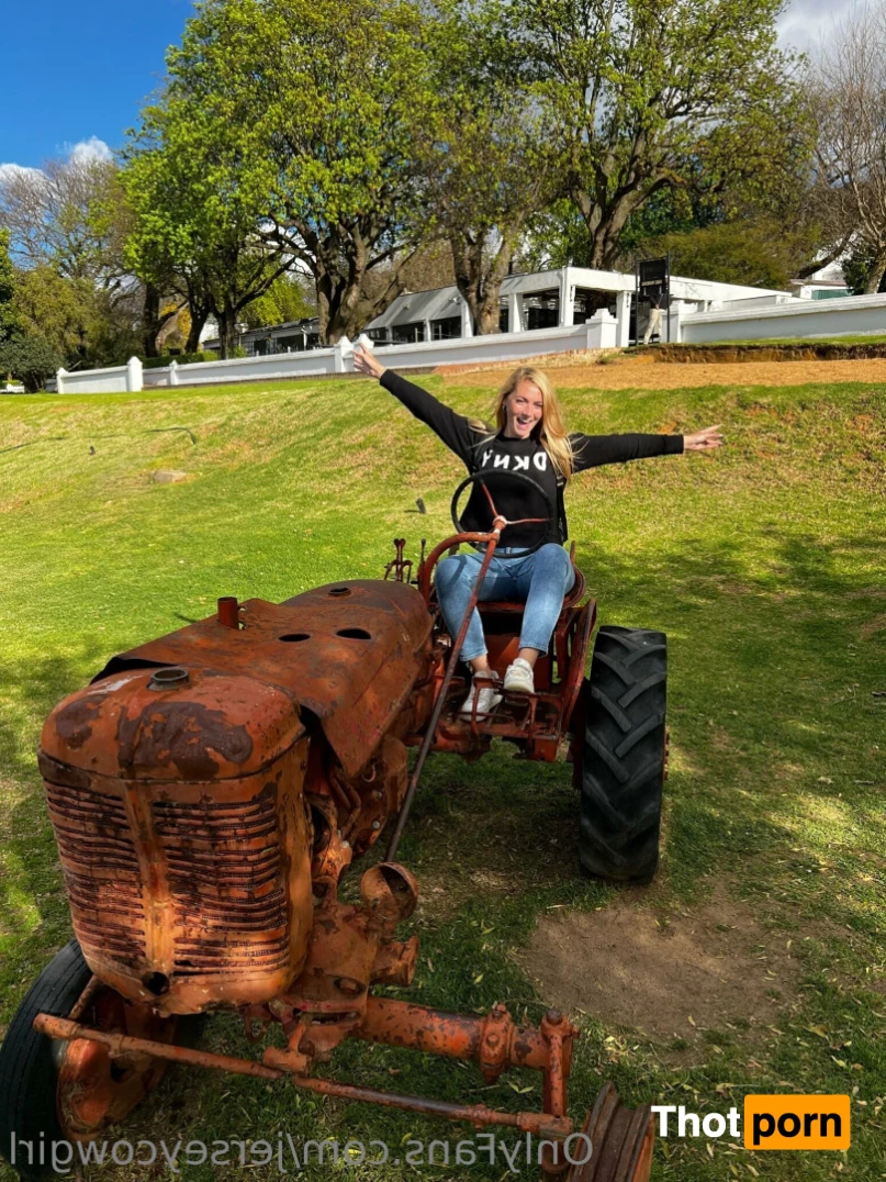 Becky Houzé 🐮 12211980