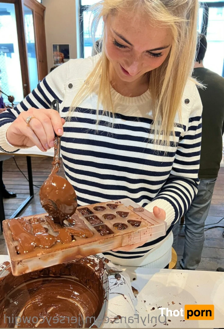 Becky Houzé 🐮 12212061