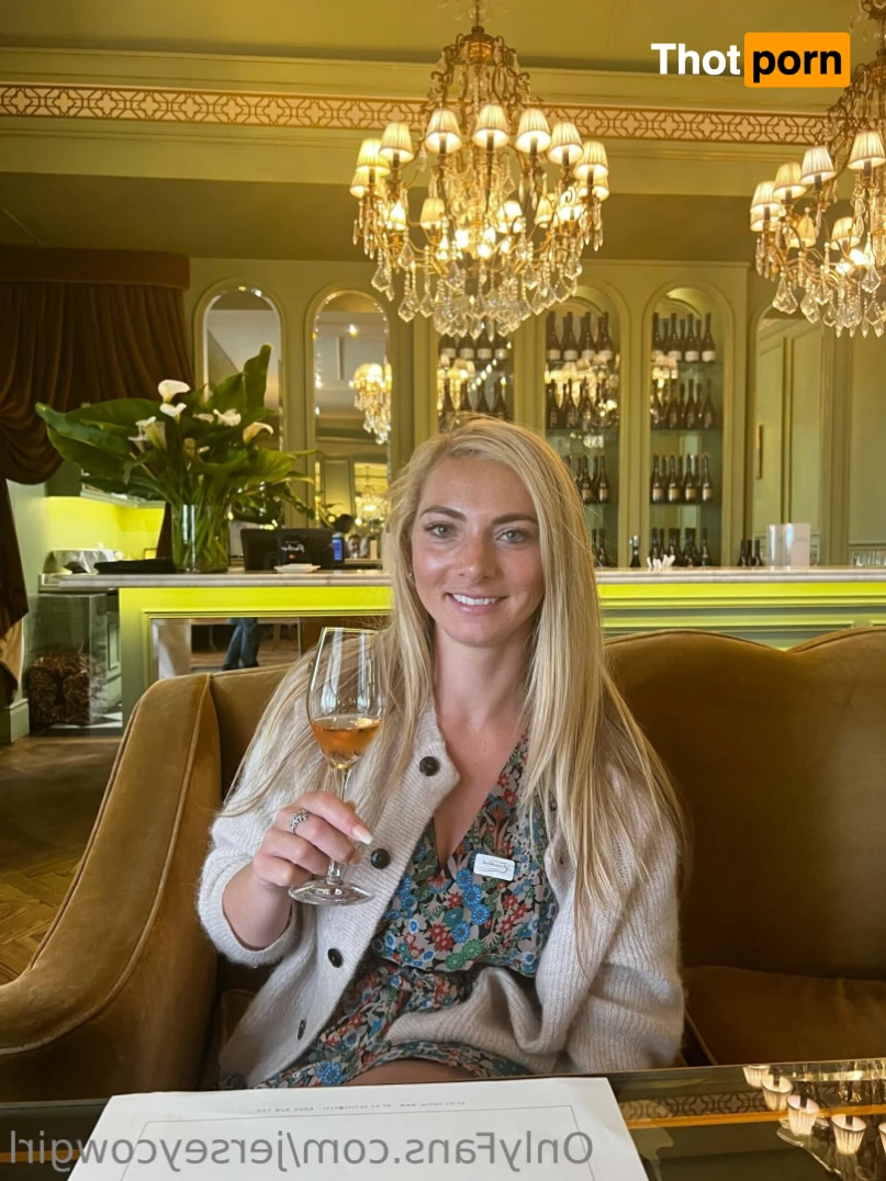 Becky Houzé 🐮 12212477