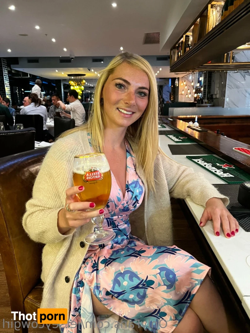 Becky Houzé 🐮 12212660