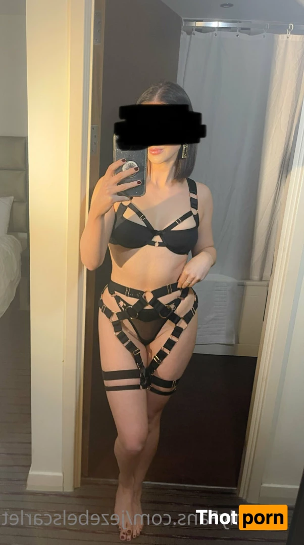 Jezebel Scarlet 9083459