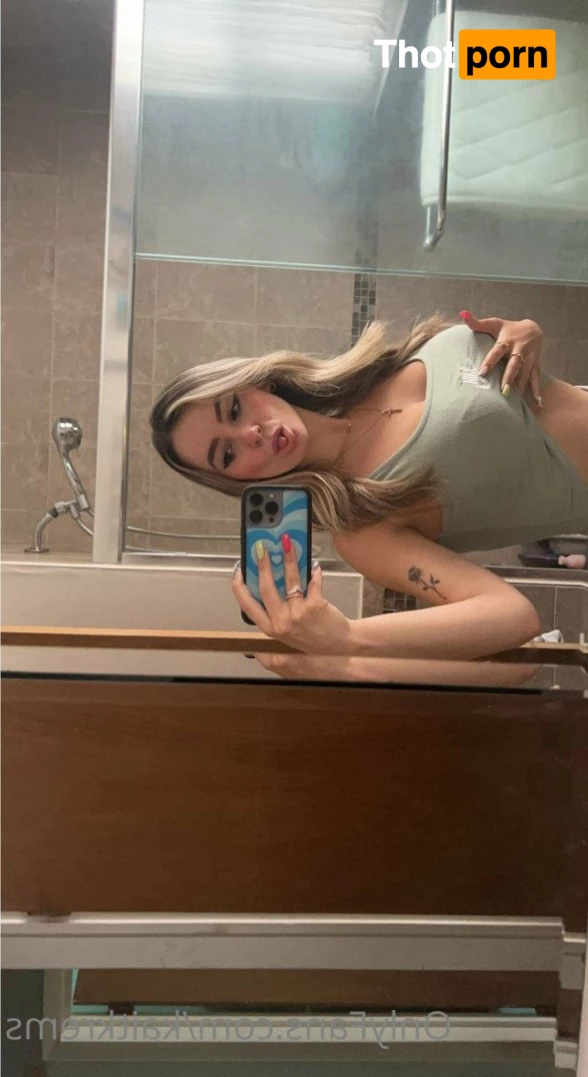 Kaitlyn Krems 5404673