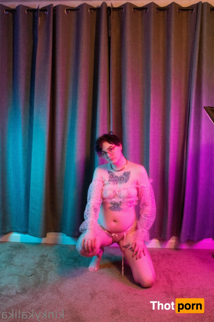 kinkykalika 12133594