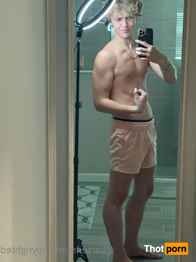 Karsen Scott 5561035