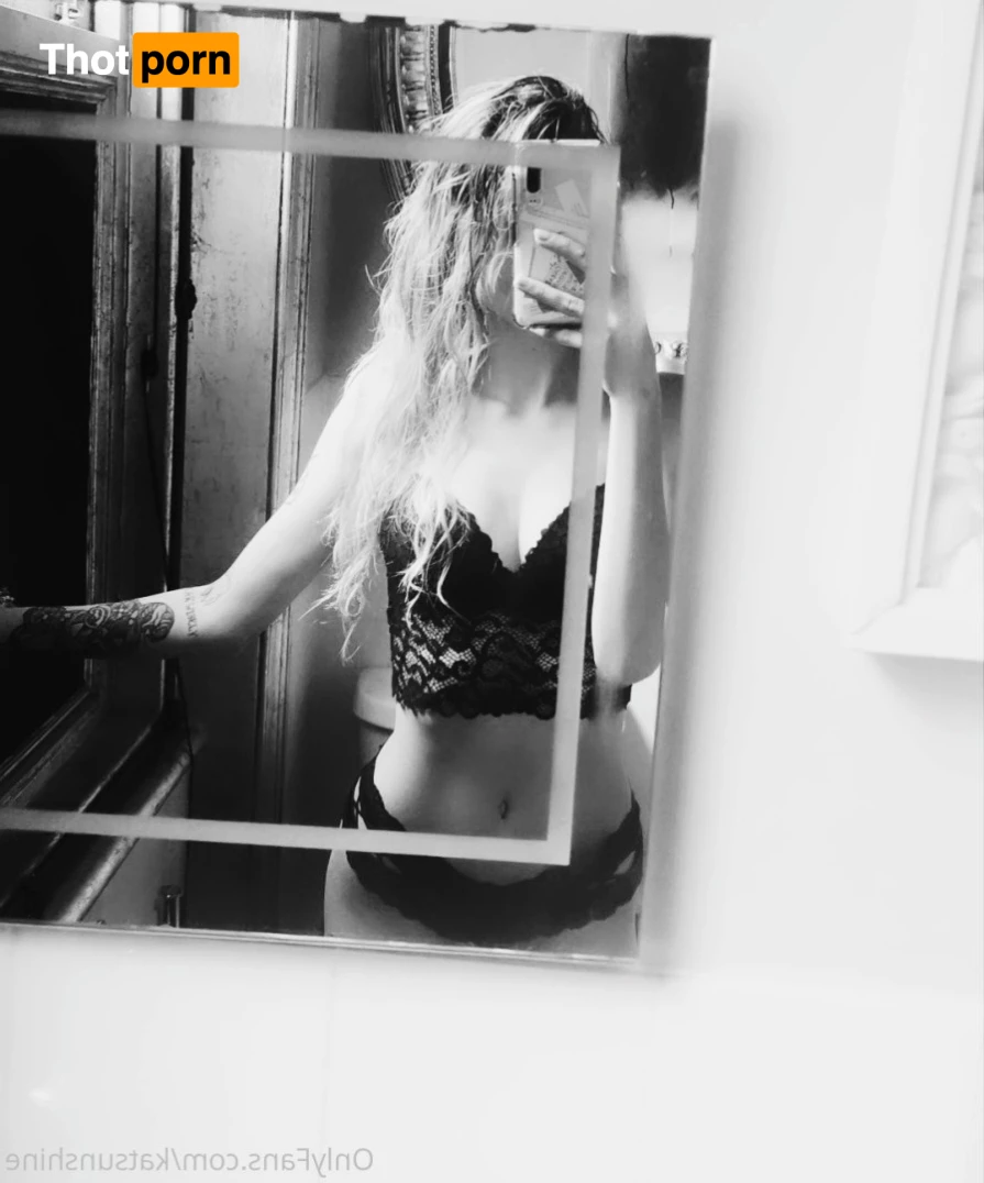 Kat Sunshine 5634294