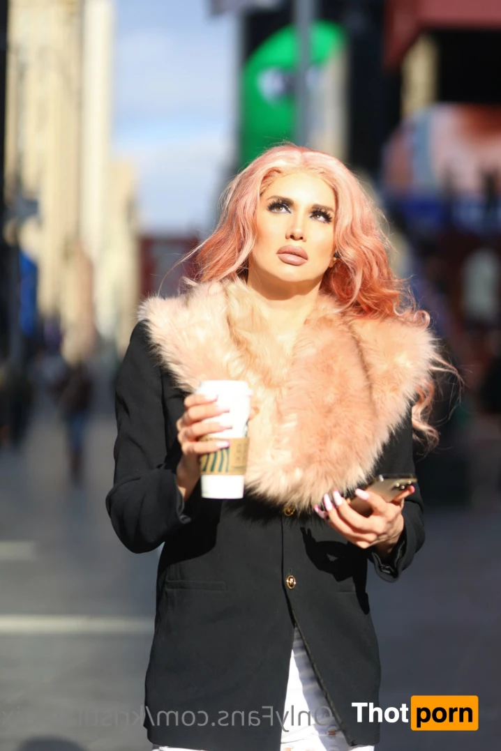 Kristi Lacroix 5539191