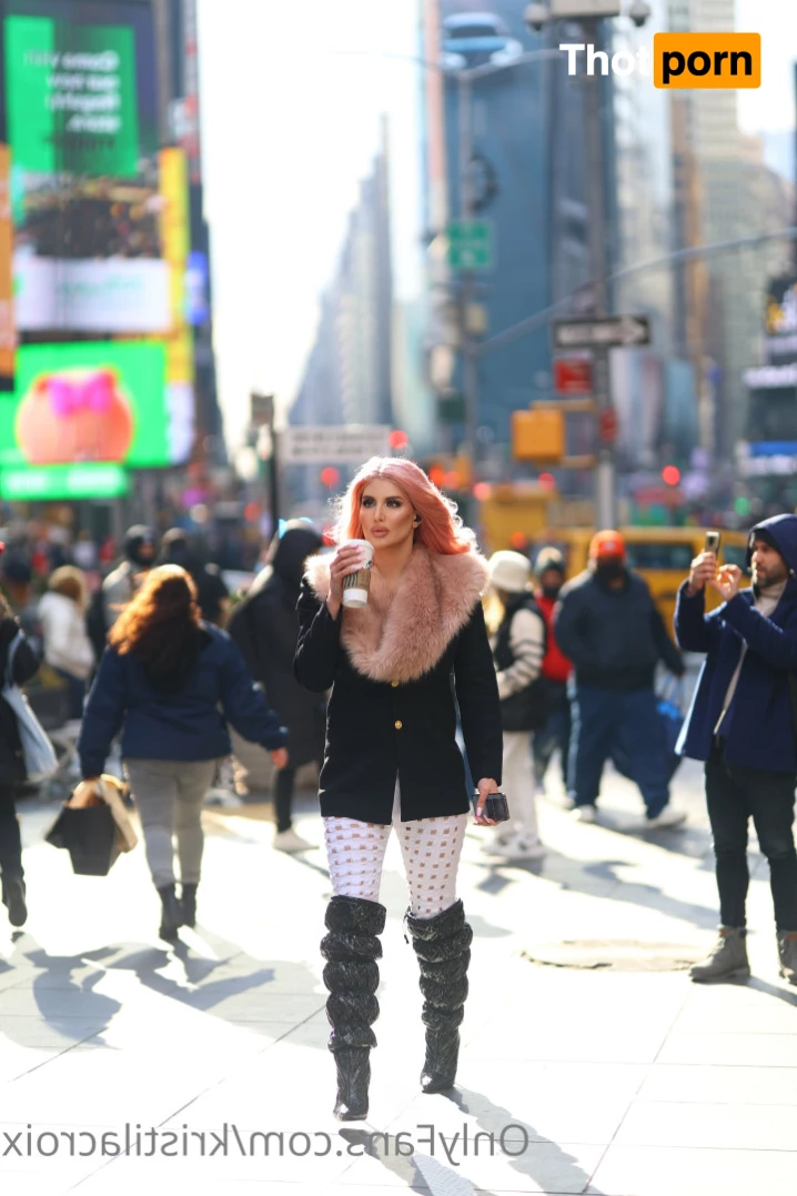 Kristi Lacroix 5539372