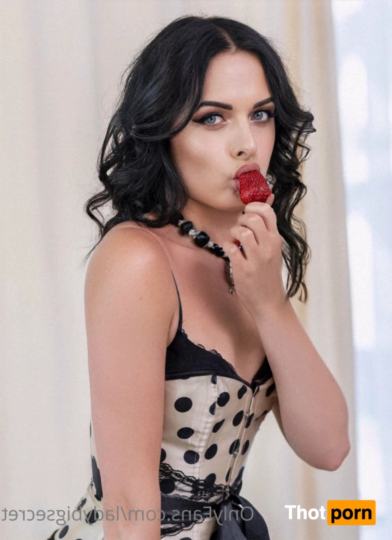 Lady with secret ⚧💕 5501095