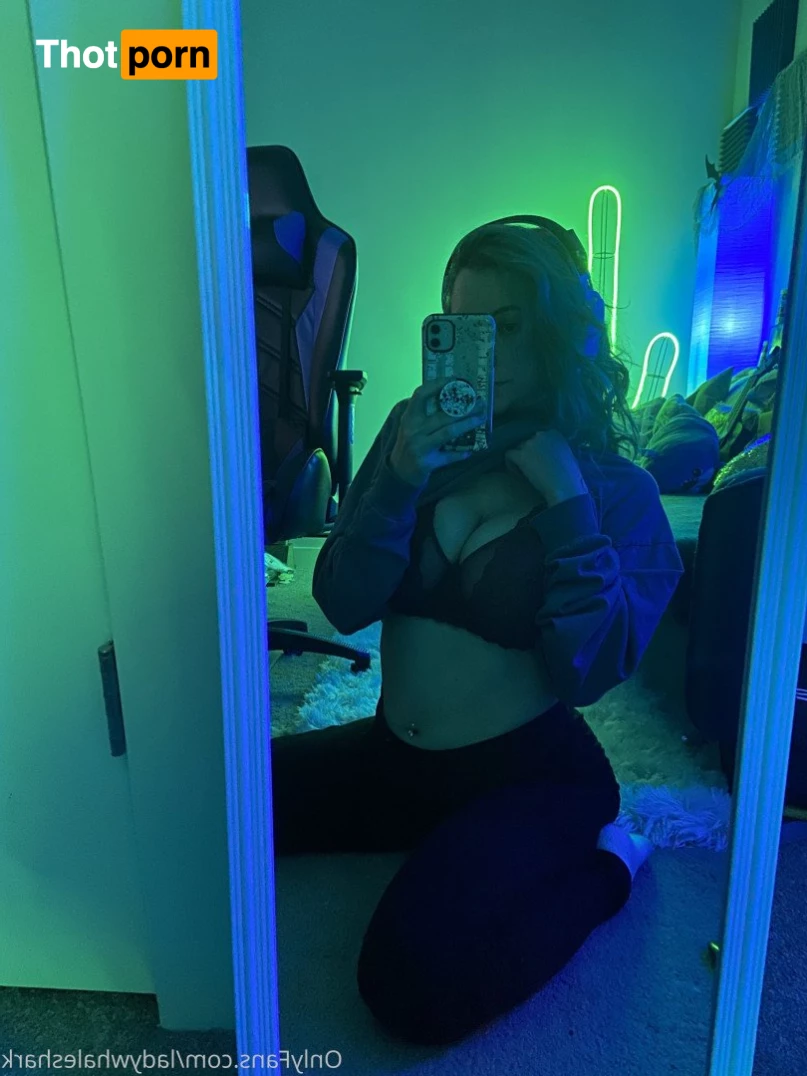 LadyWhaleShark 5500535