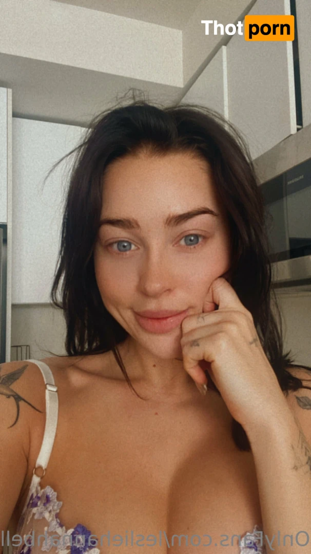 💜Leslie Golden 11827159