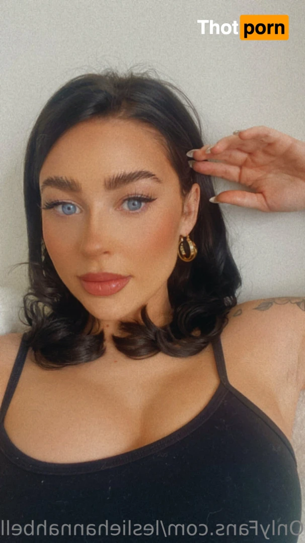 💜Leslie Golden 11827186