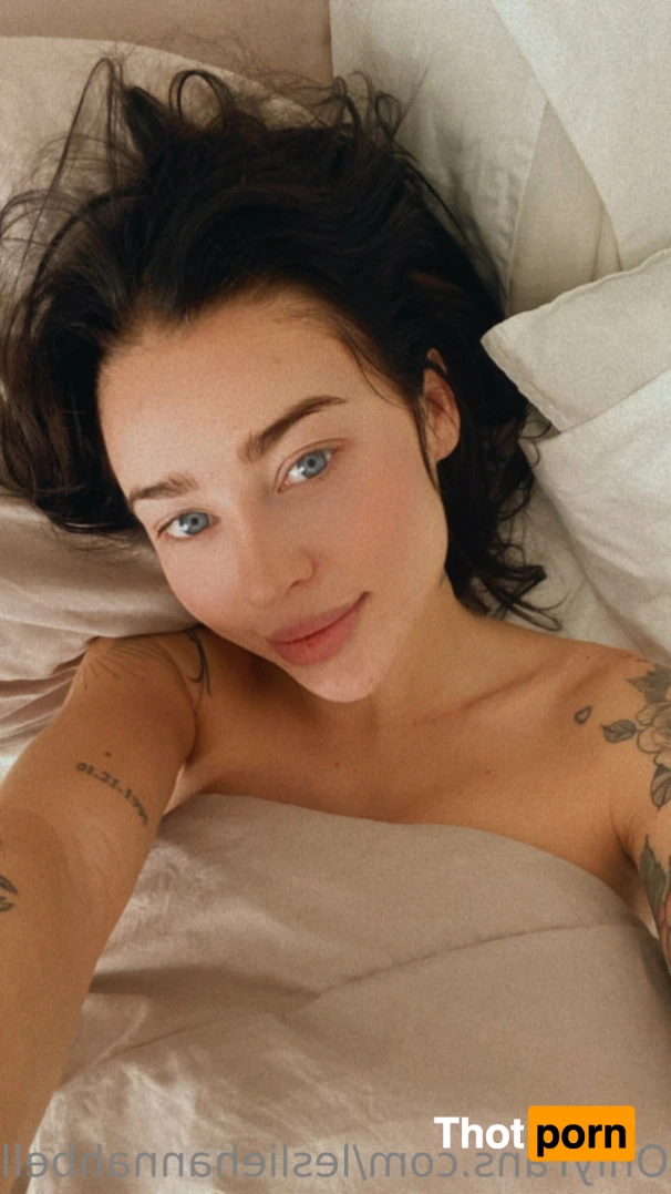 💜Leslie Golden 11827303