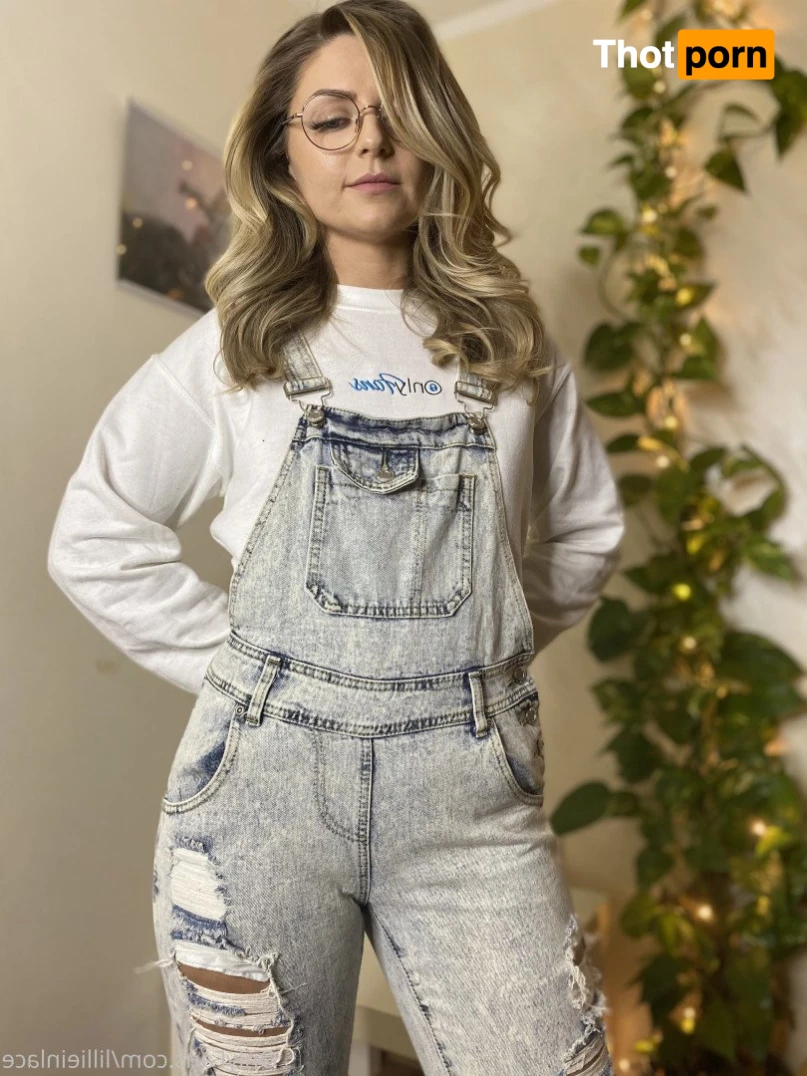 Lillie &amp; Roman’s Video Shop 5396495